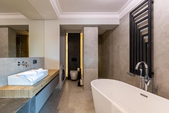 Leeloo Aparthotel ชูคูฟ ภายนอก รูปภาพ